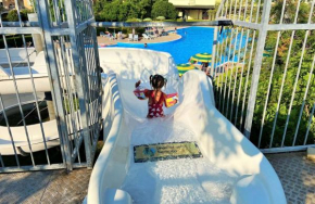 Villa Pizzo Beach Club - FREE Pool & Private Beach Perfect for Families Pizzo